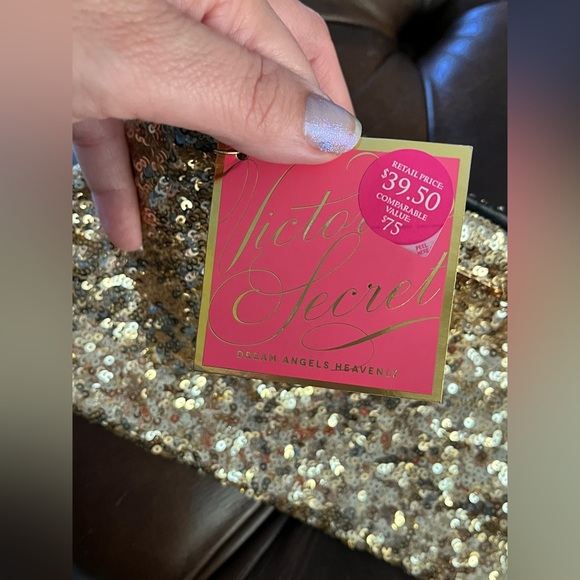 Victoria's Secret clutch, make up bag! Gold., new - Picture 6 of 6